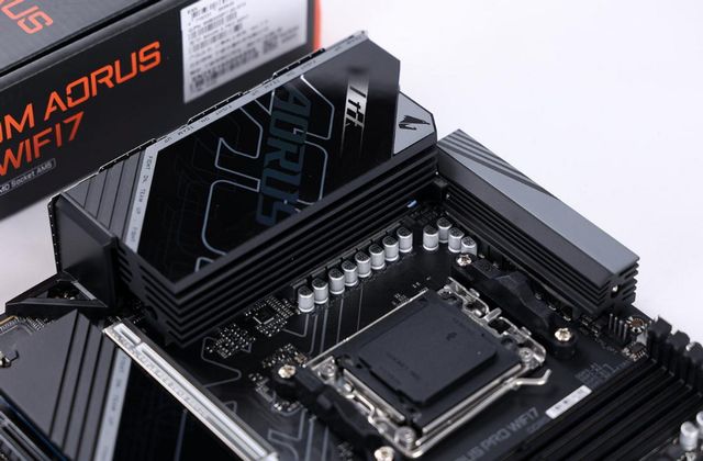 9800X3D_技嘉AORUS电竞主机配置_绝地求生PCL秋季赛