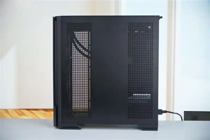 微星MPG VELOX 300R AIRFLOW PZ刀锋机箱_背插机箱设计创新_9950X3D