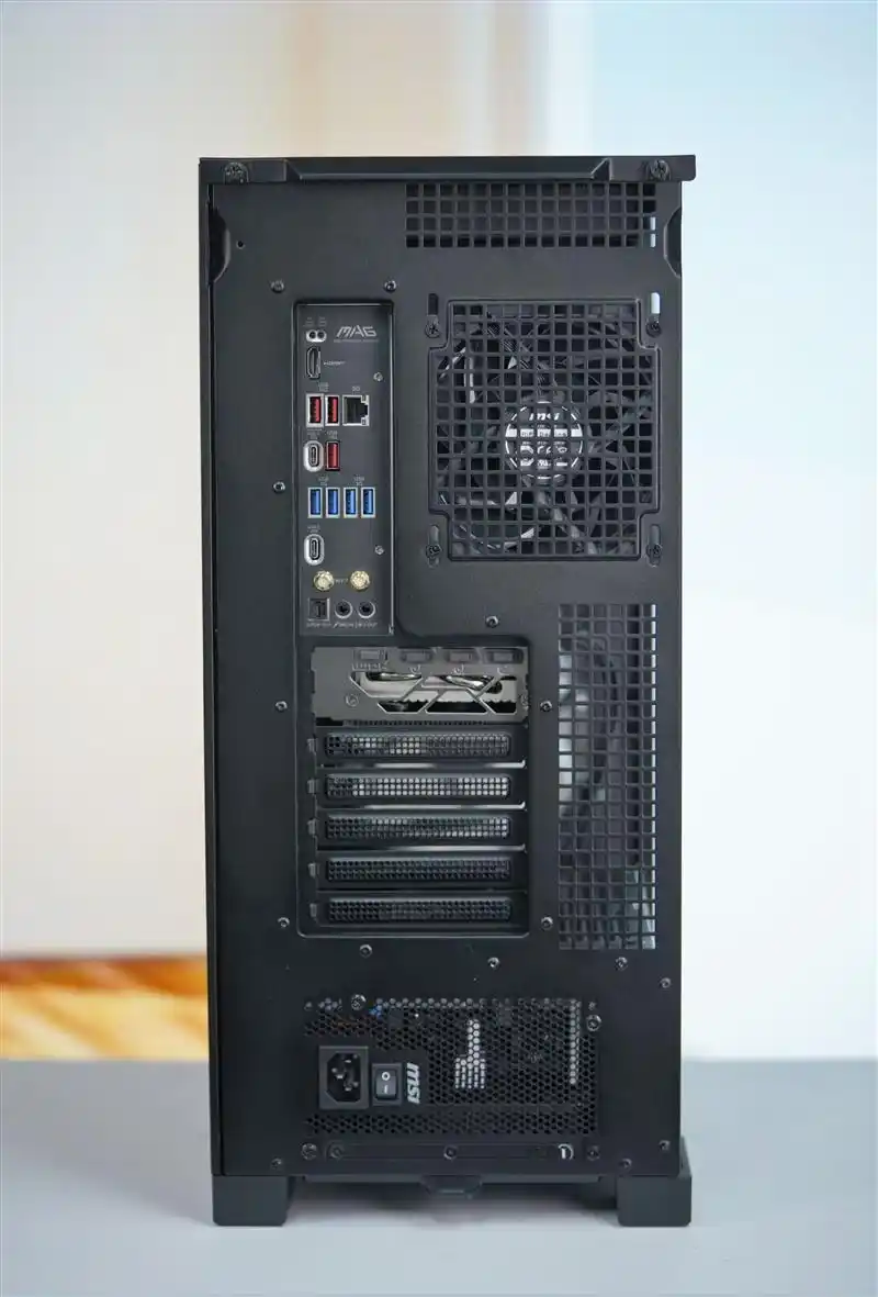 9950X3D_微星MPG VELOX 300R AIRFLOW PZ刀锋机箱_背插机箱设计创新
