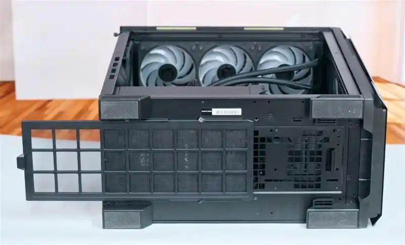 微星MPG VELOX 300R AIRFLOW PZ刀锋机箱_9950X3D_背插机箱设计创新