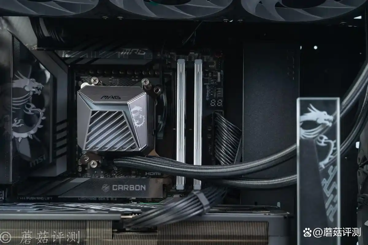 AMD锐龙7 9800X3D游戏处理器评测_9800X3D与9700X性能对比_9800X3D