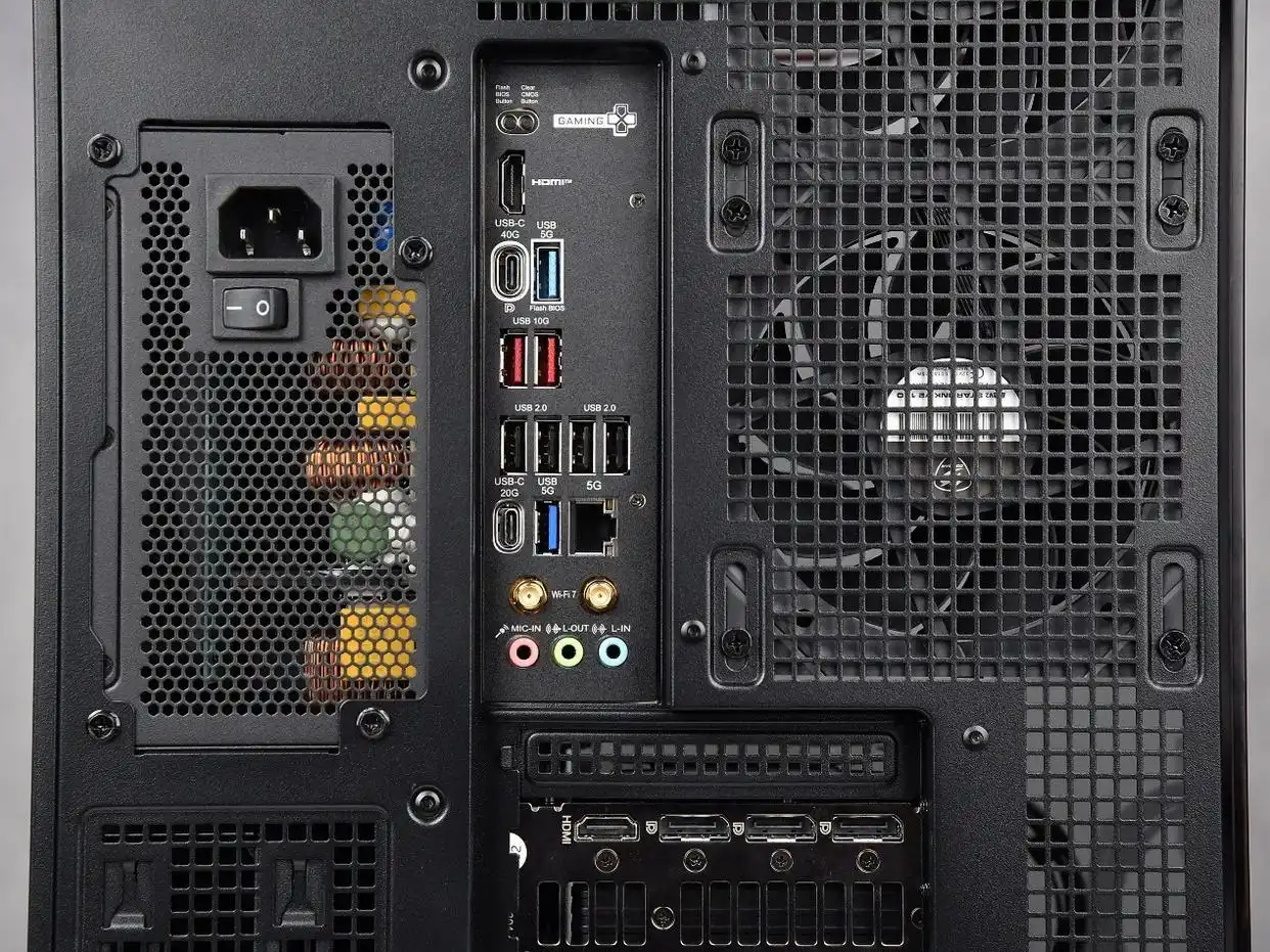 9800X3D_姬小爻爻-炽刃评测_高端定制PC性能释放