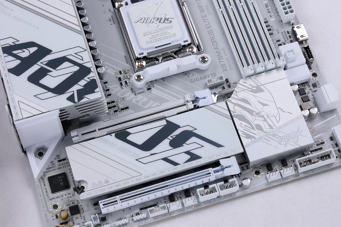 桌面小钢炮MATX机箱 高颜值小体积主机配置 5070星曜LUNA显卡_9700X