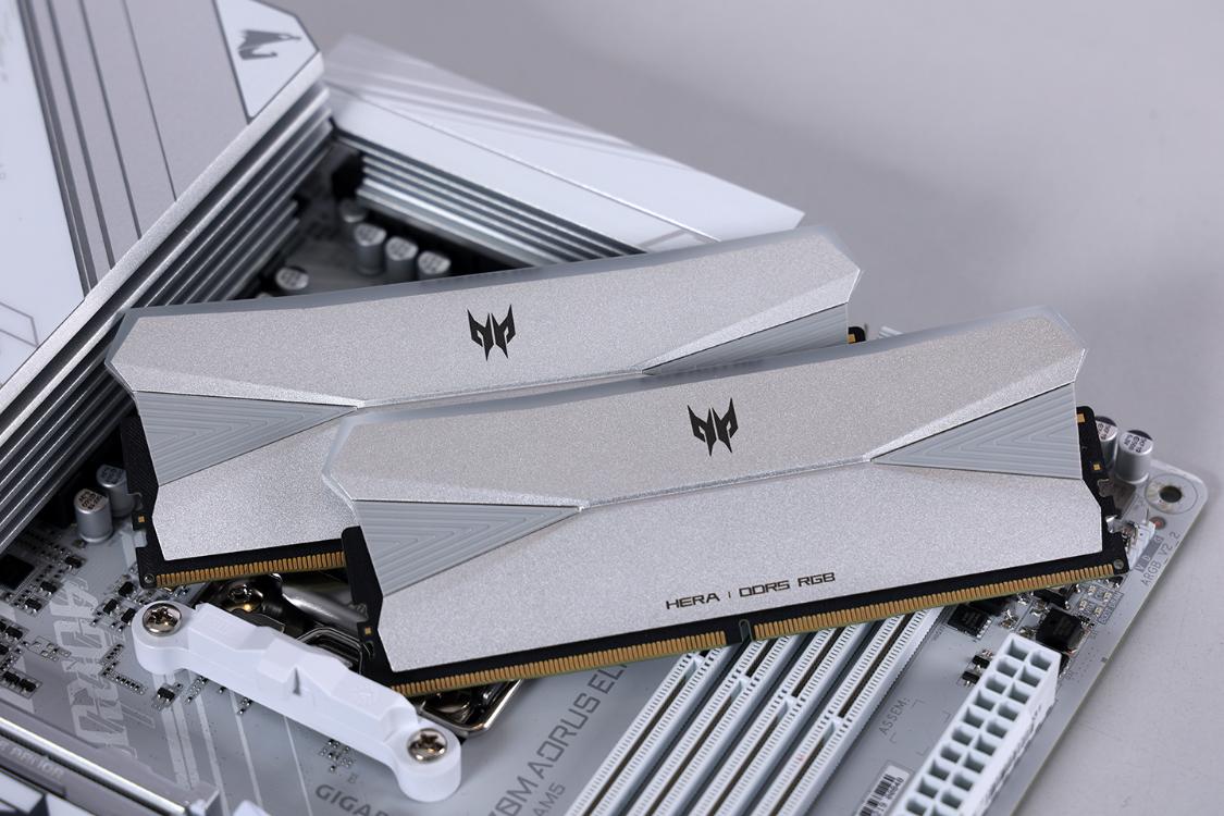 9700X_桌面小钢炮MATX机箱 高颜值小体积主机配置 5070星曜LUNA显卡