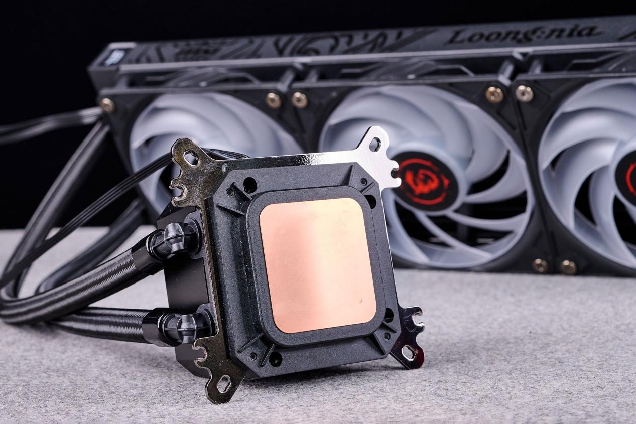 微星MLG魔龙姬定制整机_二次元信仰性能怪兽_9700X