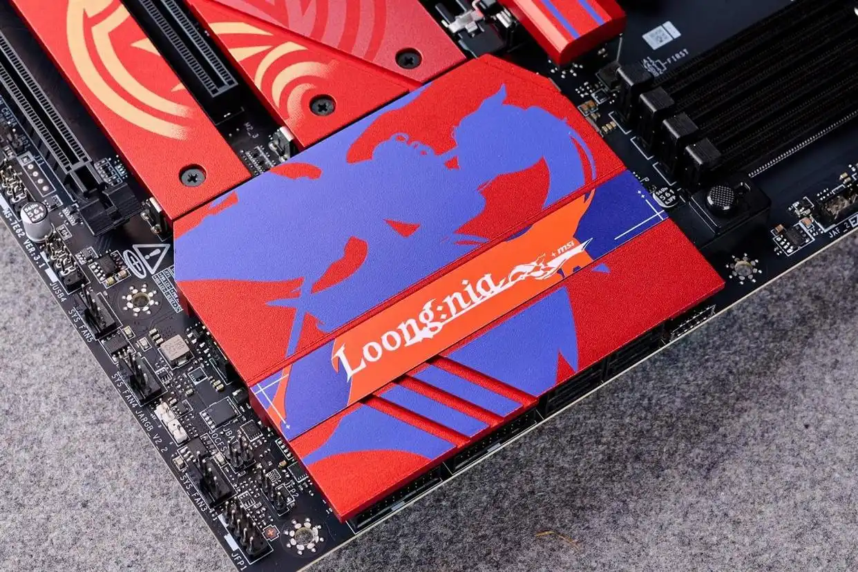 二次元信仰性能怪兽_9700X_微星MLG魔龙姬定制整机