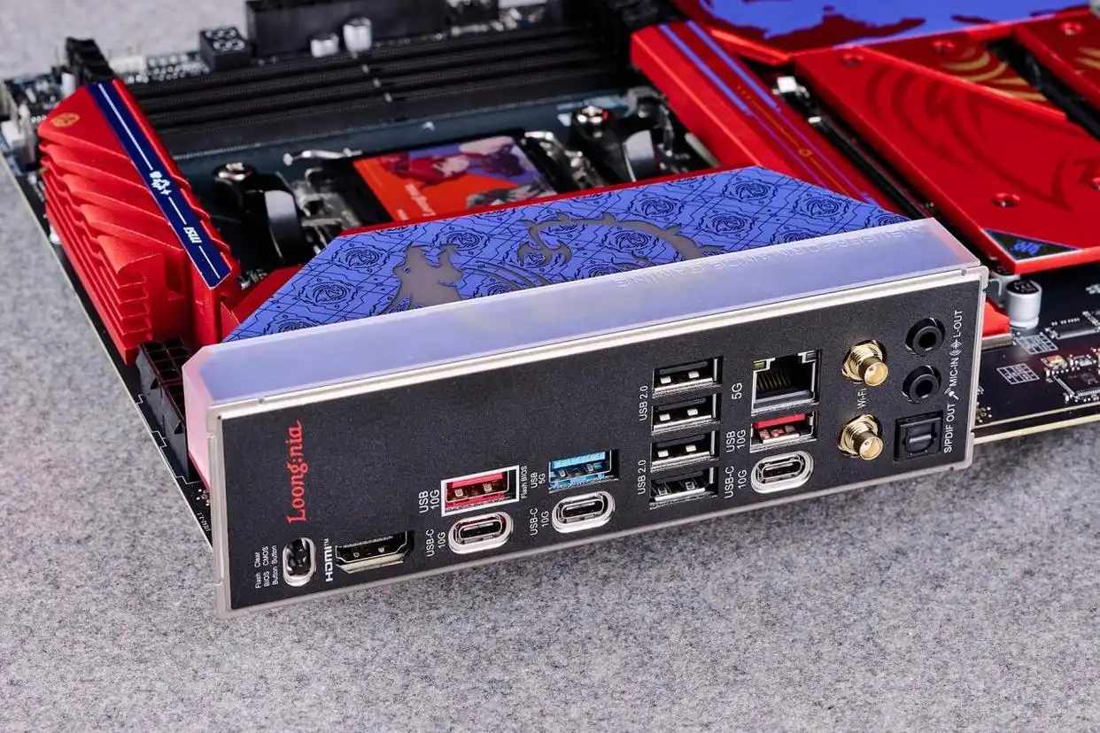 二次元信仰性能怪兽_9700X_微星MLG魔龙姬定制整机