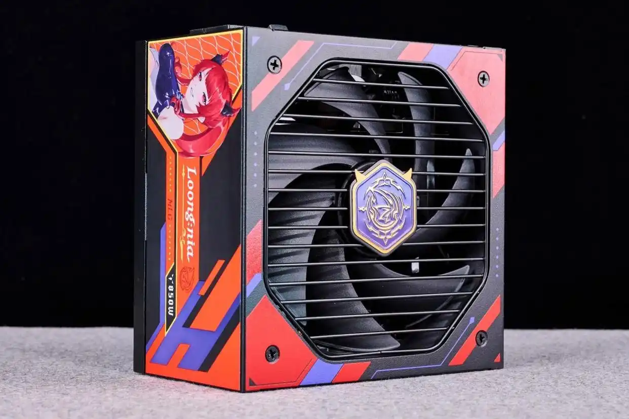 微星MLG魔龙姬定制整机_9700X_二次元信仰性能怪兽