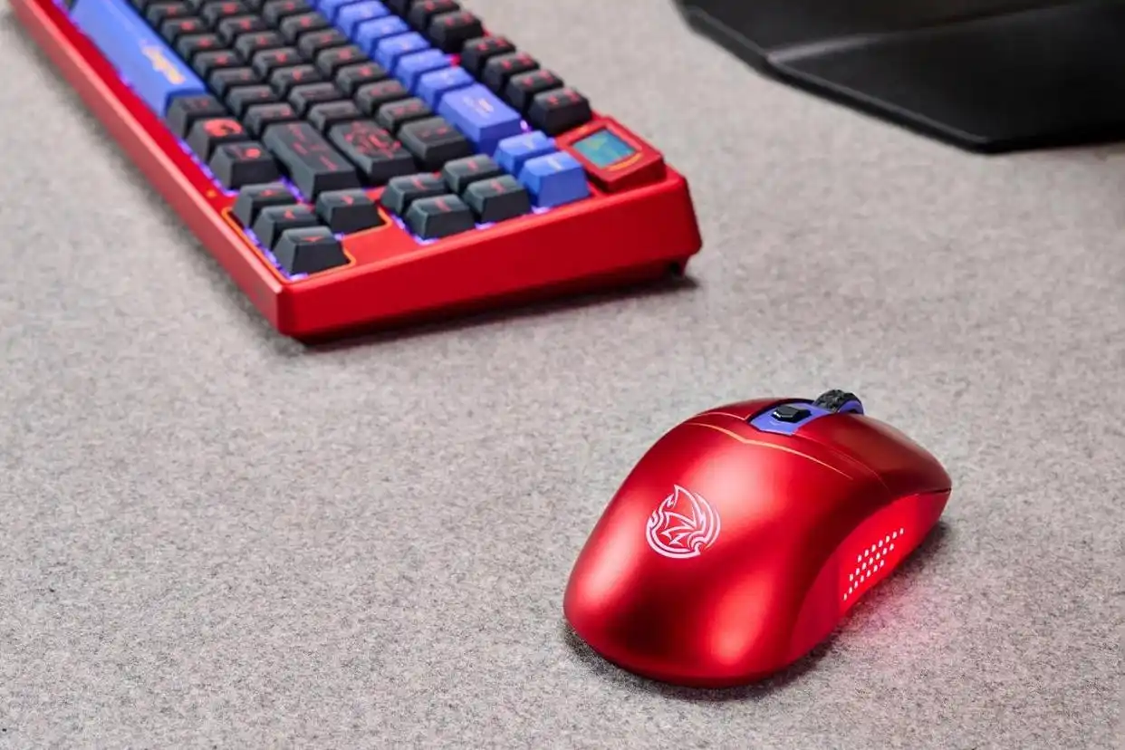 二次元信仰性能怪兽_9700X_微星MLG魔龙姬定制整机