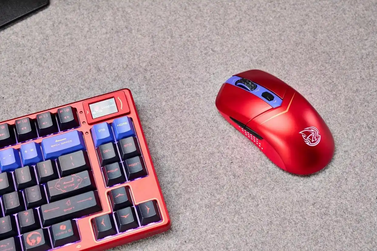 微星MLG魔龙姬定制整机_9700X_二次元信仰性能怪兽