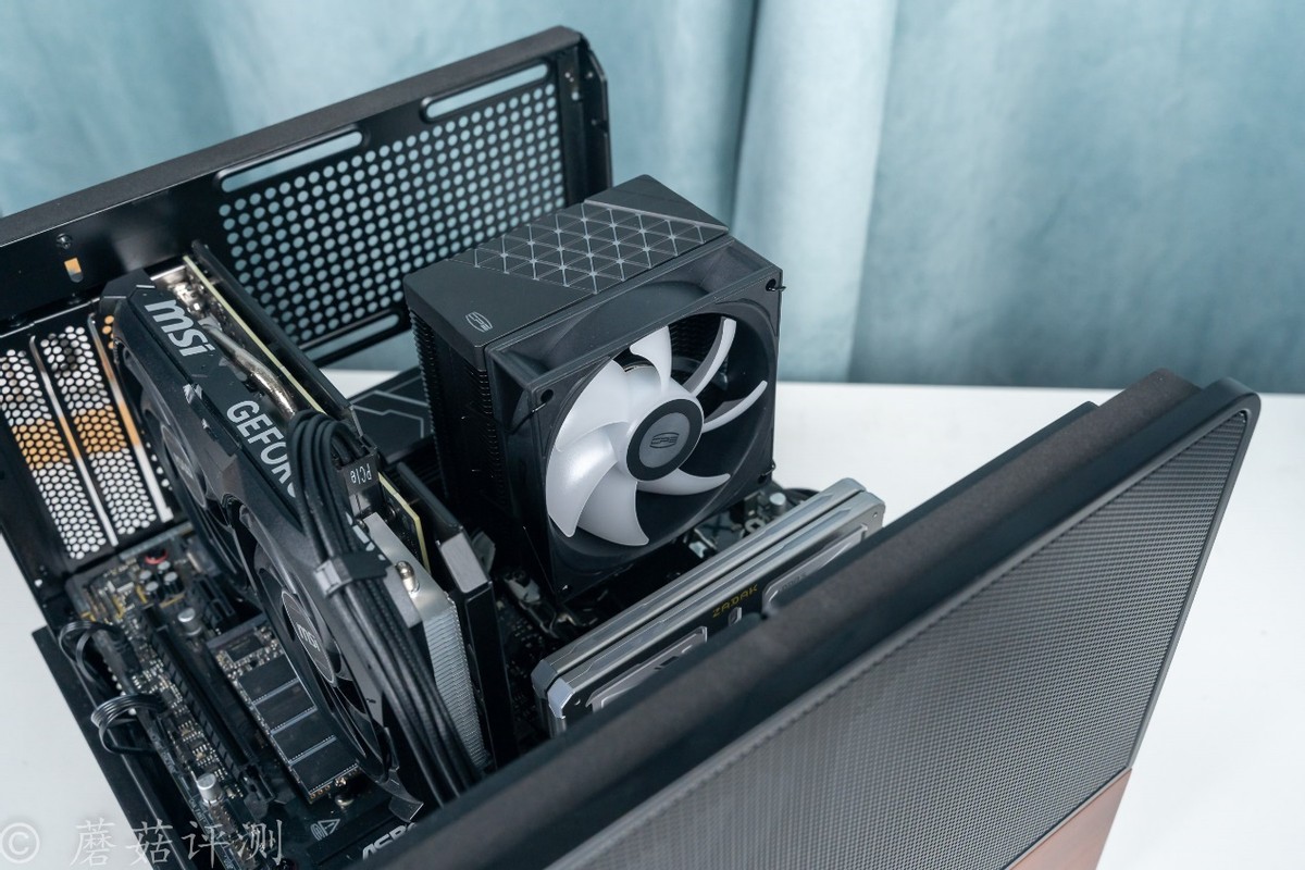 9800X3D_超频3红海H4 ARGB风冷散热器 mini塔式散热器 下压式散热器