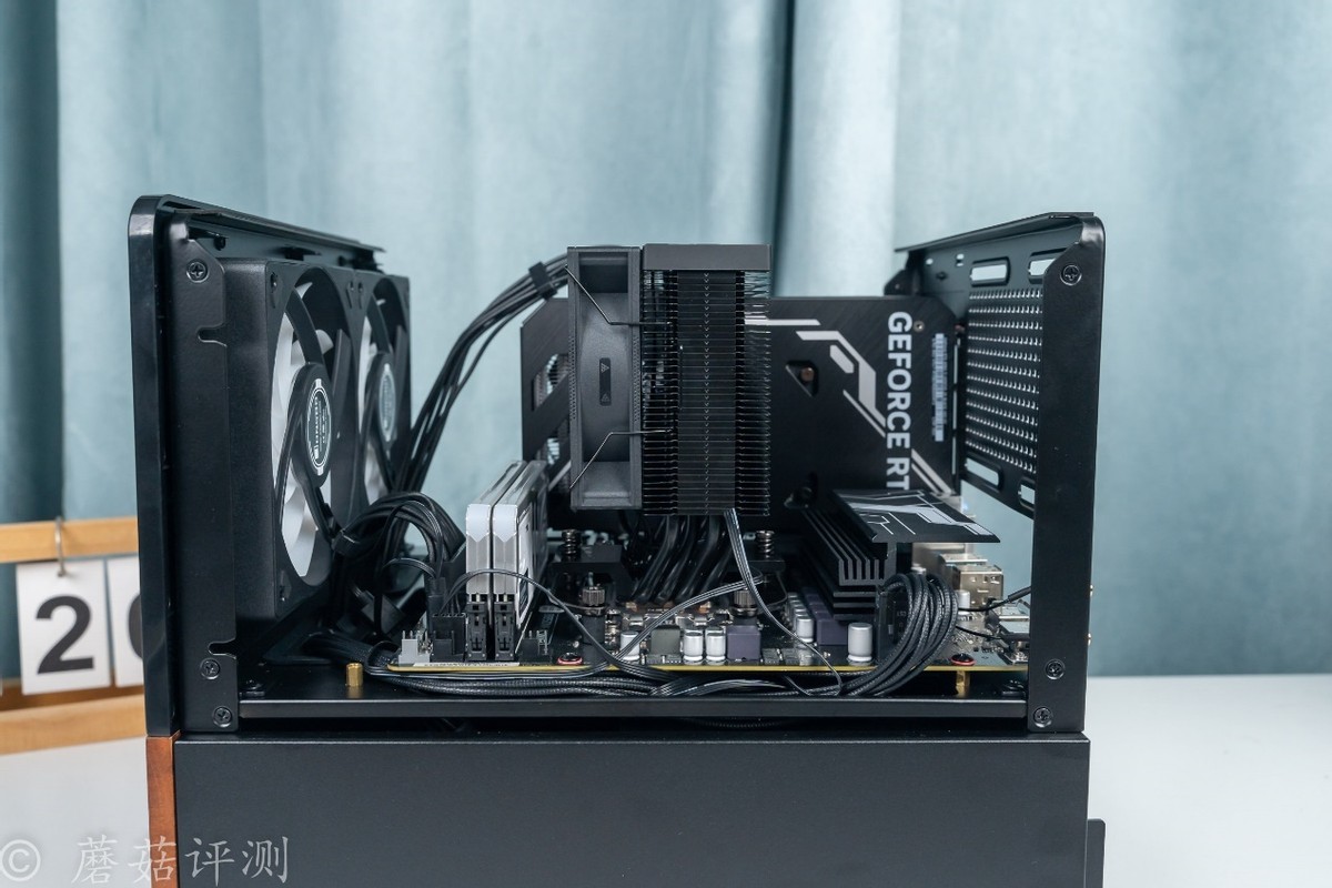 9800X3D_超频3红海H4 ARGB风冷散热器 mini塔式散热器 下压式散热器
