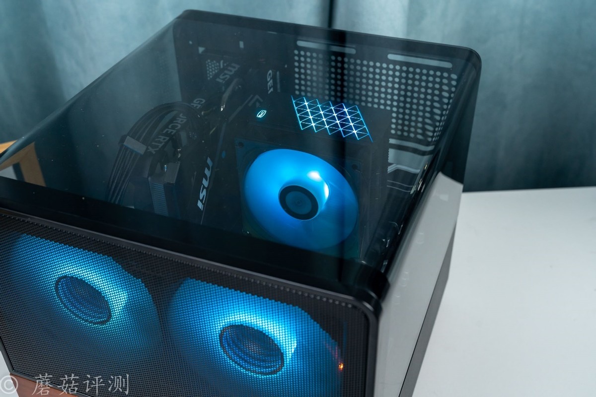 9800X3D_超频3红海H4 ARGB风冷散热器 mini塔式散热器 下压式散热器