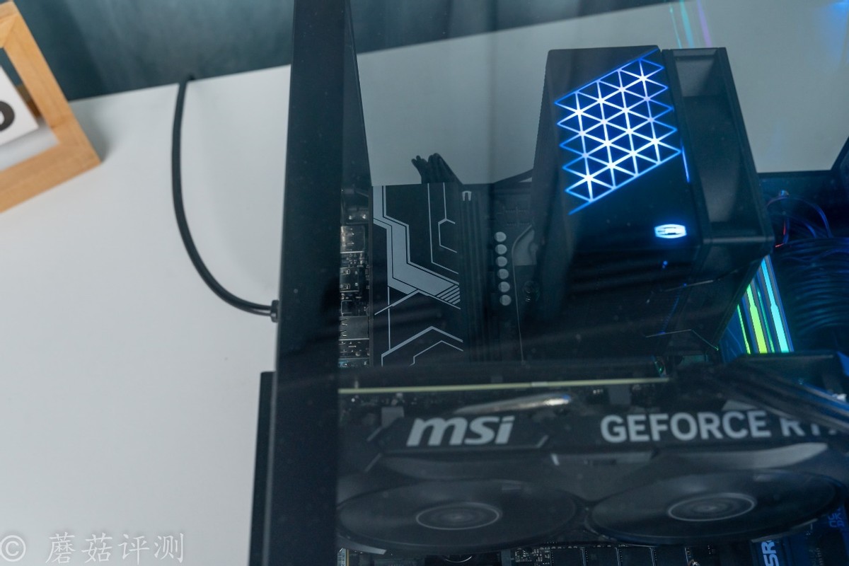 9800X3D_超频3红海H4 ARGB风冷散热器 mini塔式散热器 下压式散热器