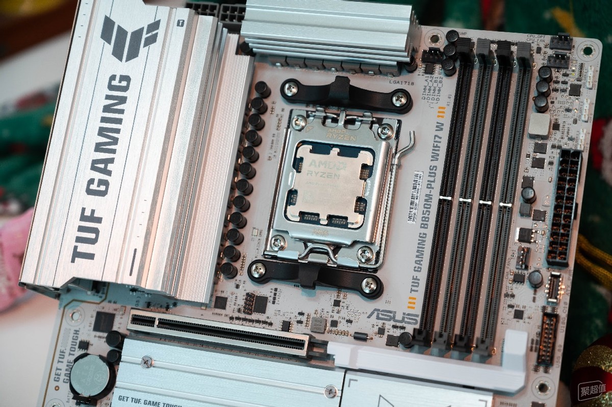 DLSS4游戏性能优化_RTX5070装机配置_9600X