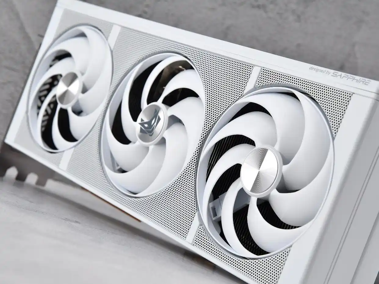 蓝宝石NiTRO+氮动极光RX9070XT Phantomlink评测_RX9070XT 16G D6 显卡性能评测_9800X3D