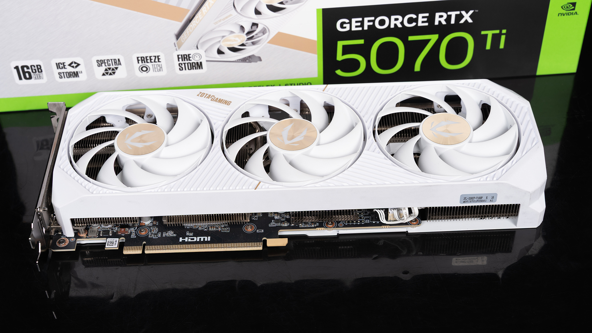 AMD 9800X3D 华硕B850M AYW OC 索泰RTX 5070 Ti 双屏幕超频主机配置_9800X3D