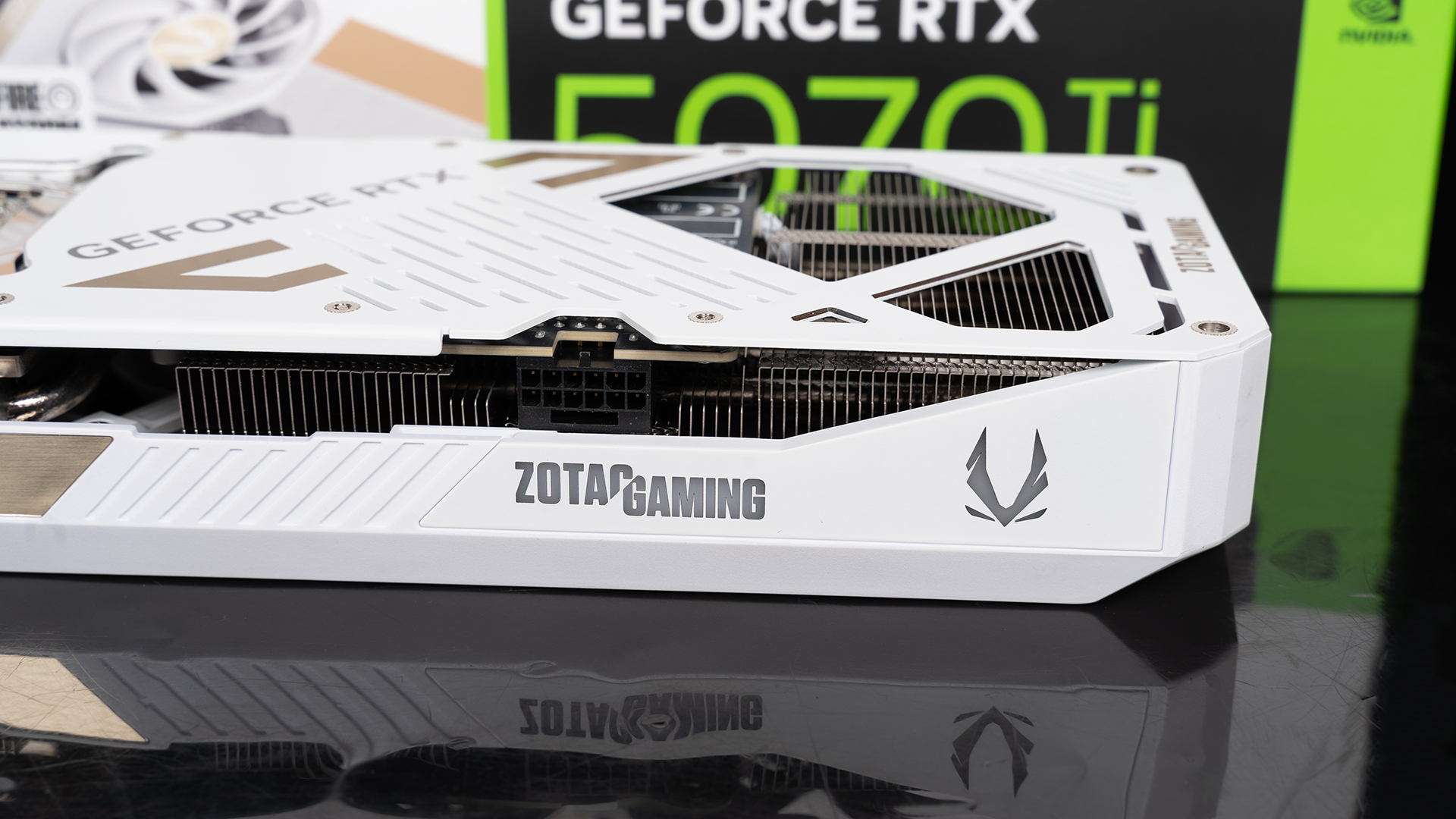 AMD 9800X3D 华硕B850M AYW OC 索泰RTX 5070 Ti 双屏幕超频主机配置_9800X3D