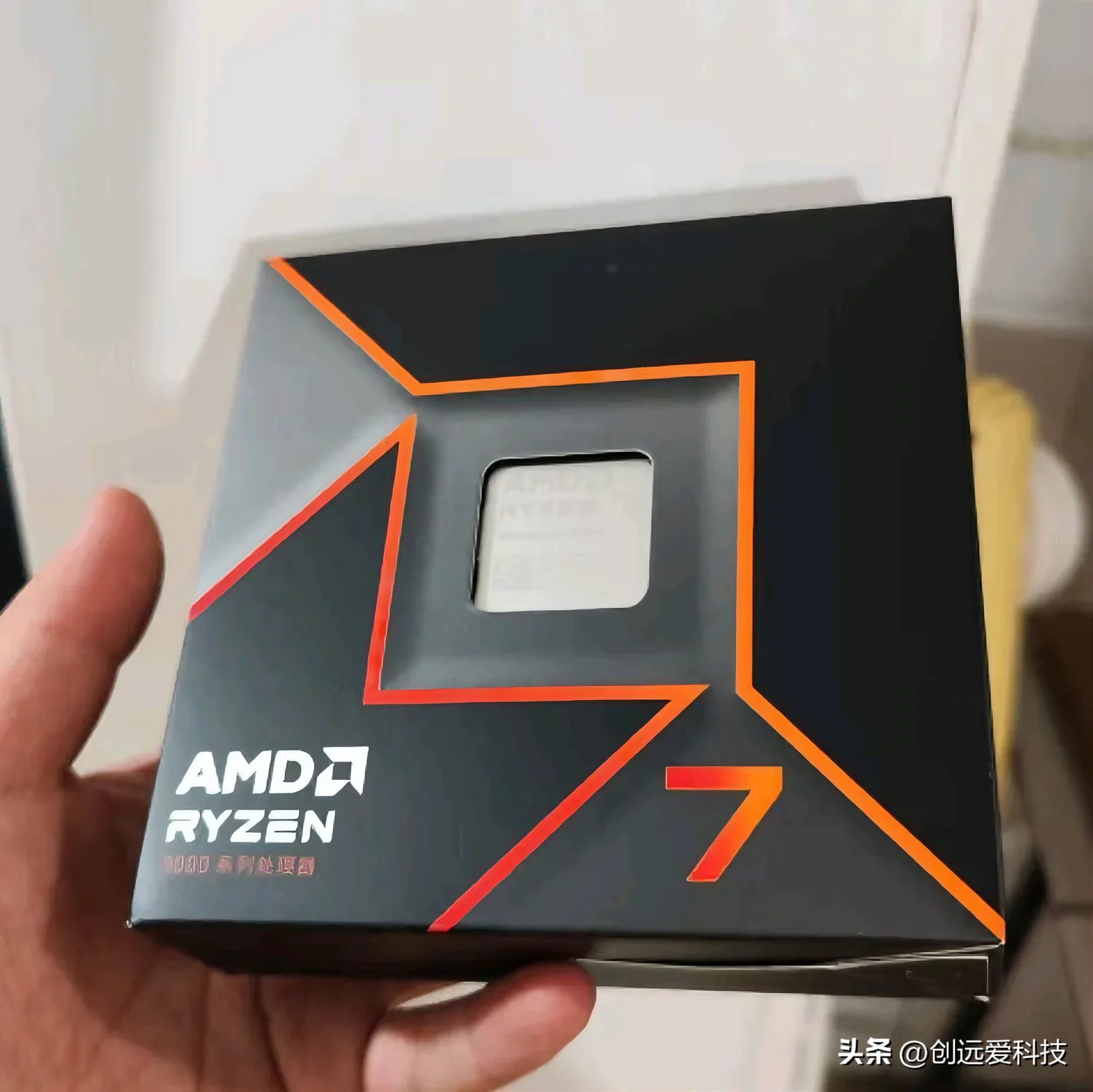 锐龙7 9800X3D超频7335MHz！七彩虹主板成最大黑马，国产高端崛起
