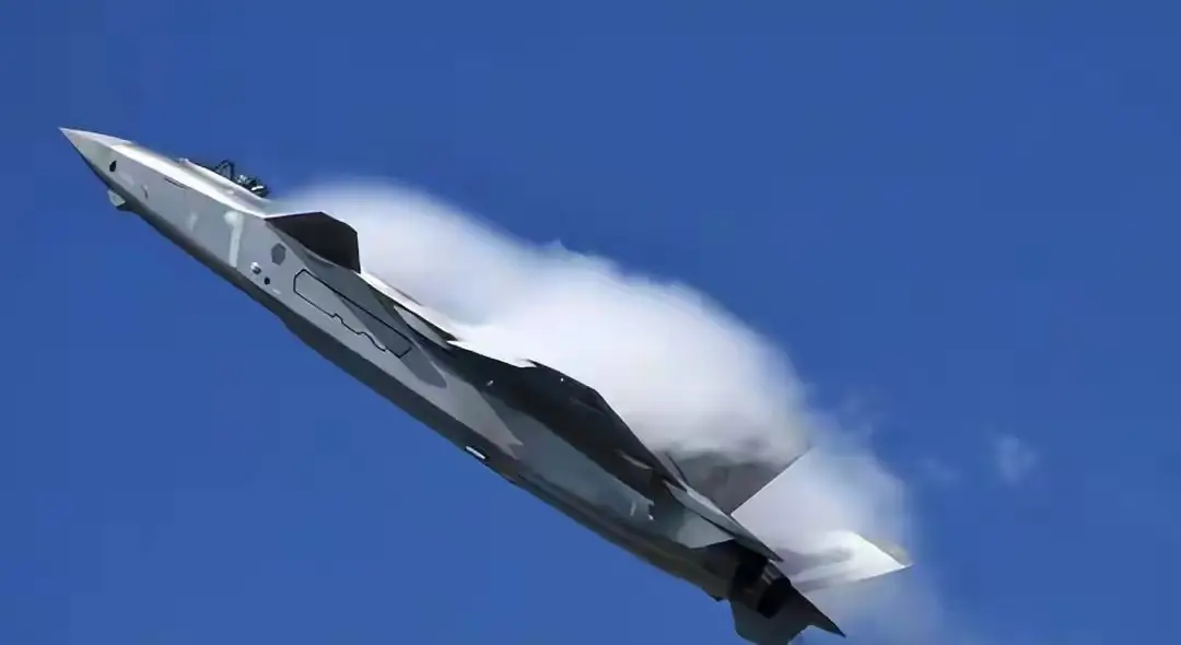 F-22战斗机隐身性能_特朗普增加国防预算_7500F