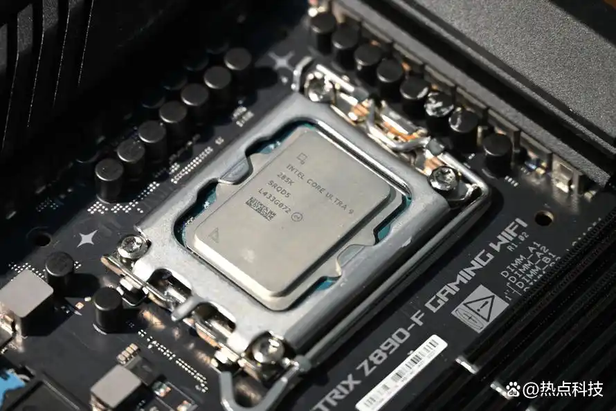 9800X3D_AMD锐龙7 9800X3D对比Intel酷睿Ultra 9 285K游戏性能测试_锐龙7 9800X3D 3D V-Cache缓存优势分析