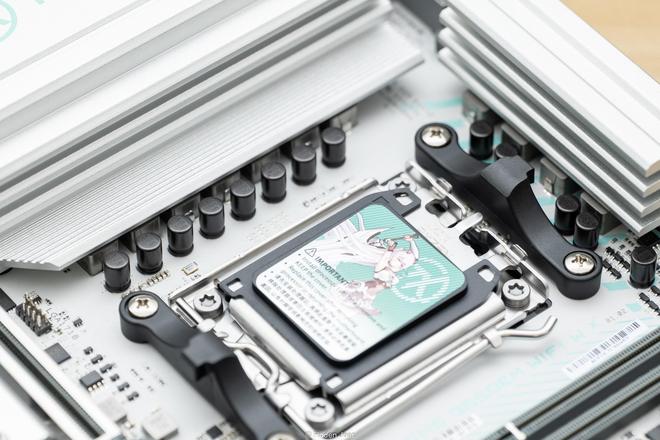 DDR4内存涨价下CPU选择_9600X_R5 9600X 对比 i5 14600KF 性价比分析