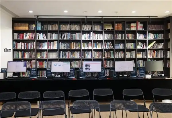 最好的端侧AI 没有之一！聊聊AMD锐龙AI Max+ 395迷你AI工作站