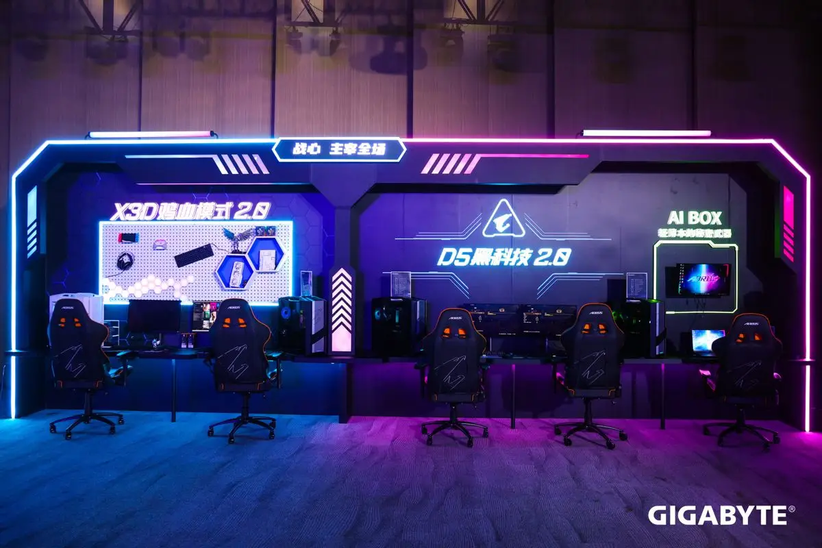 技嘉X870 AORUS TACHYON ICE 钛冰雕主板超频纪录_技嘉2025新品发布会_9800X3D