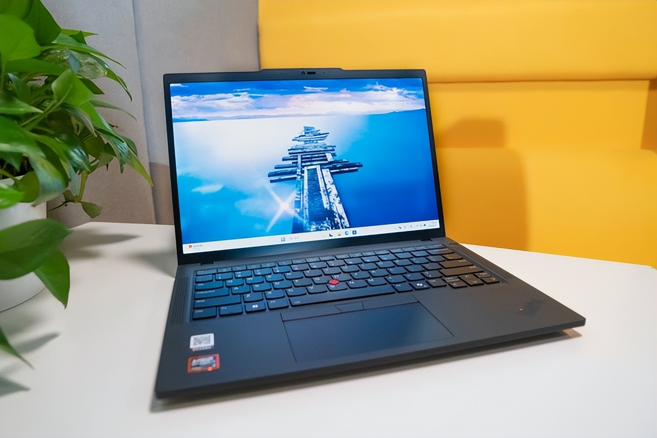 Ryzen AI_ThinkPad T14 Gen 6 AI元启版 AMD锐龙AI 7 Pro 350 512GB PCIe 4.0固态硬盘