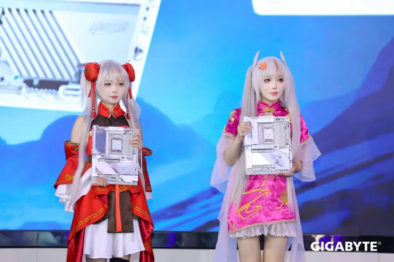 技嘉从心出发我们的主张产品发布会_技嘉AMD X870E芯片组主板发布会亮点_9800X3D