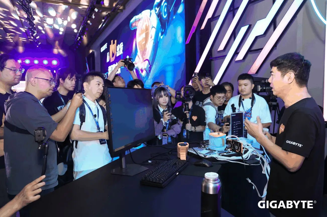 9800X3D_技嘉AMD X870E芯片组主板发布会亮点_技嘉从心出发我们的主张产品发布会