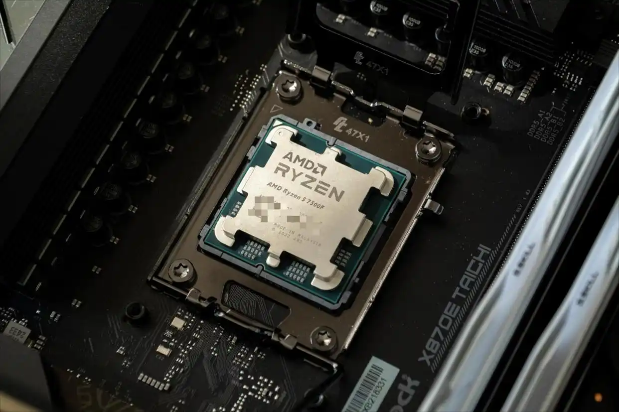 AMD锐龙5 7500F 性能对比 英特尔酷睿Ultra 5 230F 游戏帧率测试_7500F