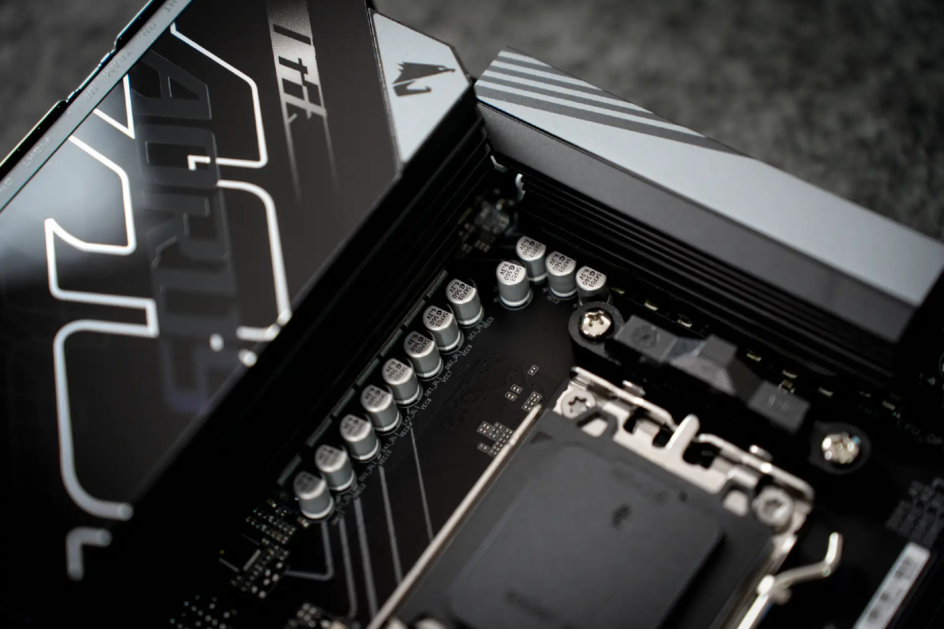 9800X3D_PUBG PCL秋季赛技嘉电竞主机配置_技嘉联名PCL比赛用机硬件解析