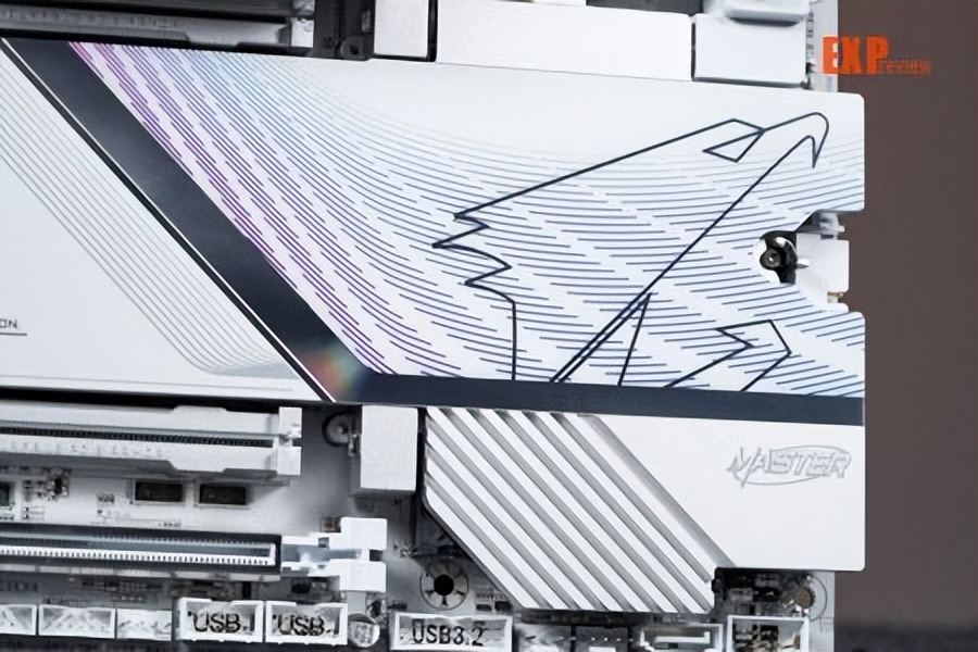 9950X3D_技嘉X870E AORUS MASTER X3D ICE主板 8层背钻PCB主板 X3D Turbo 2.0技术