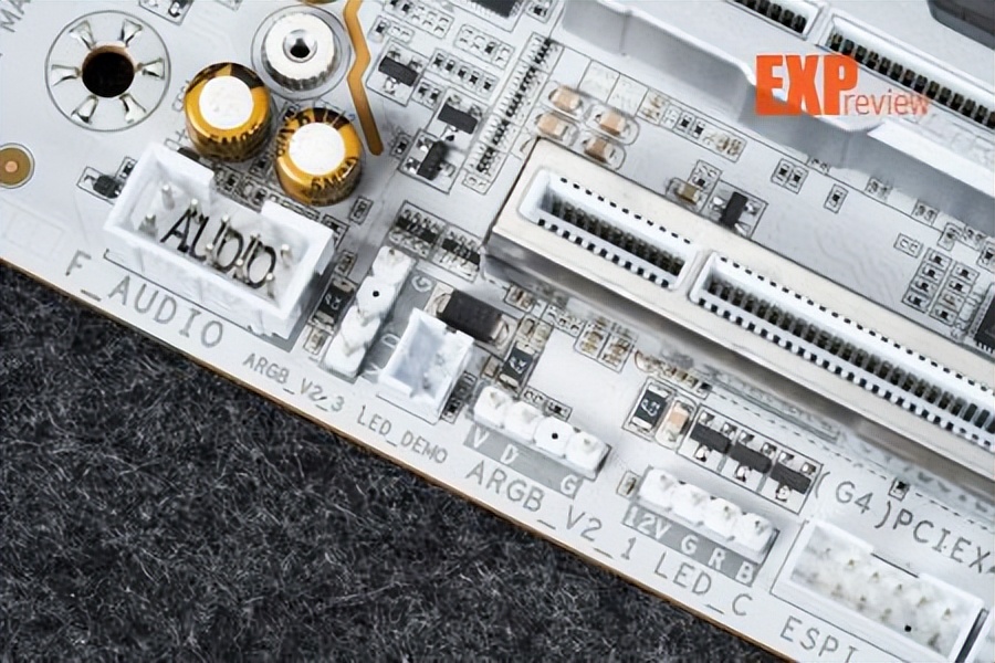 技嘉X870E AORUS MASTER X3D ICE主板 8层背钻PCB主板 X3D Turbo 2.0技术_9950X3D
