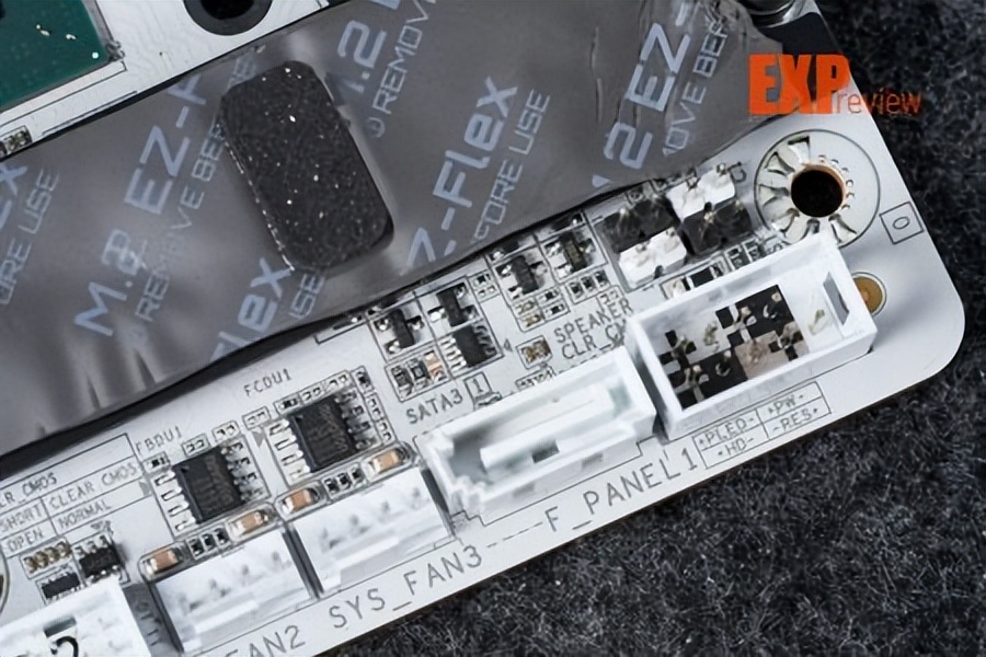 9950X3D_技嘉X870E AORUS MASTER X3D ICE主板 8层背钻PCB主板 X3D Turbo 2.0技术
