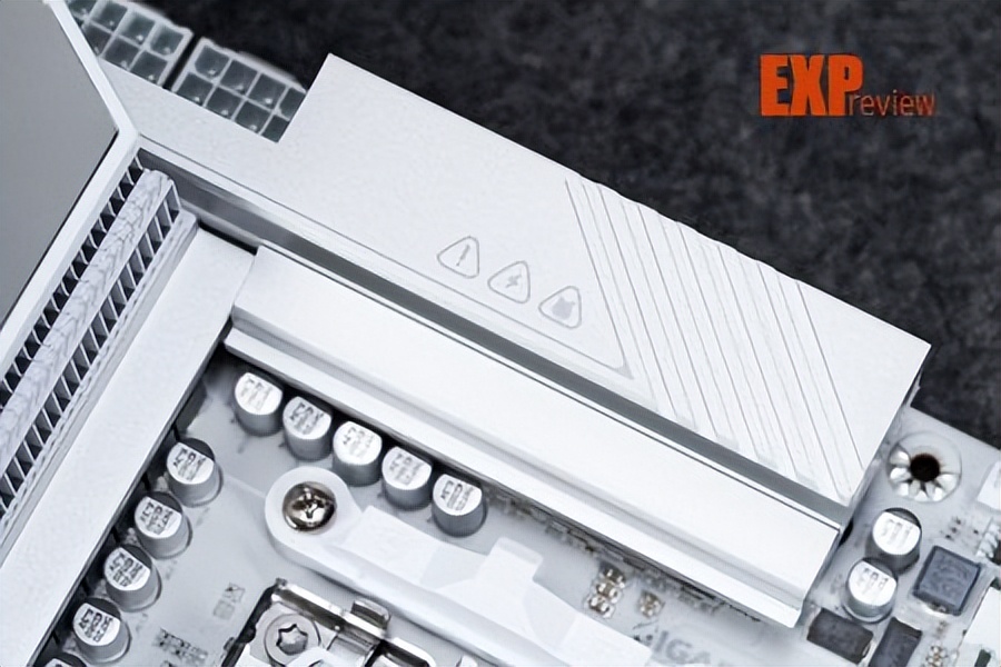 技嘉X870E AORUS MASTER X3D ICE主板 8层背钻PCB主板 X3D Turbo 2.0技术_9950X3D