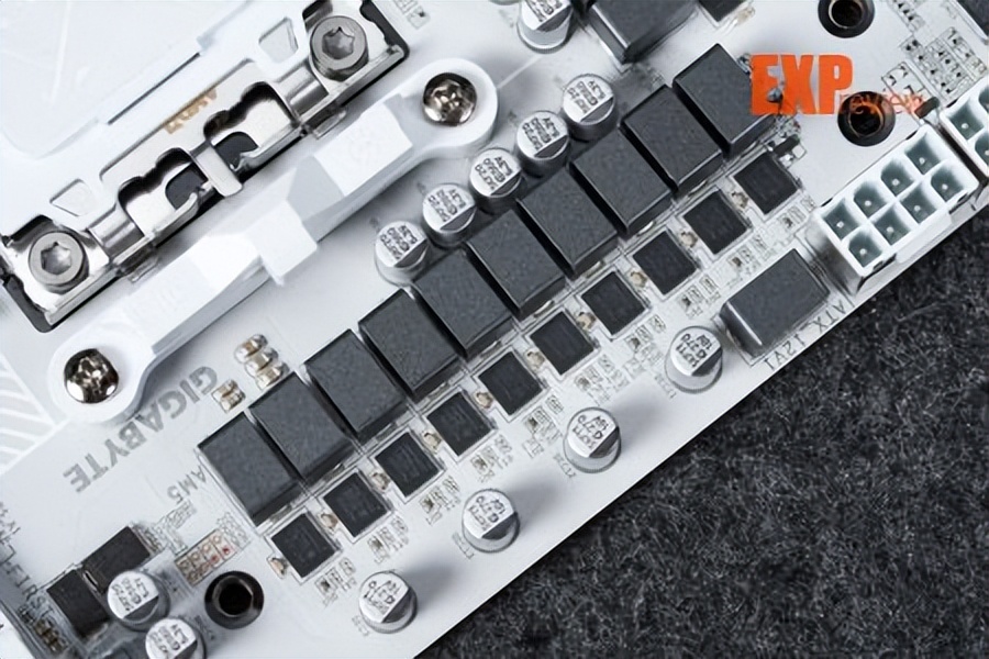 9950X3D_技嘉X870E AORUS MASTER X3D ICE主板 8层背钻PCB主板 X3D Turbo 2.0技术