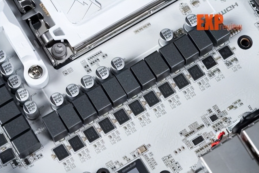 9950X3D_技嘉X870E AORUS MASTER X3D ICE主板 8层背钻PCB主板 X3D Turbo 2.0技术