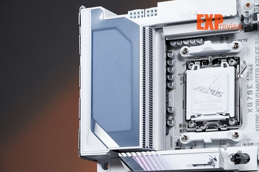 9950X3D_技嘉X870E AORUS MASTER X3D ICE主板 8层背钻PCB主板 X3D Turbo 2.0技术
