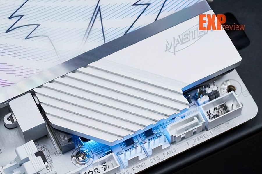 9950X3D_技嘉X870E AORUS MASTER X3D ICE主板 8层背钻PCB主板 X3D Turbo 2.0技术