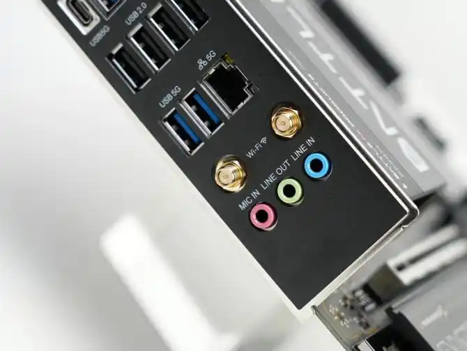 七彩虹战斧B850M超级黑刃评测：千元内无敌的品质和用料