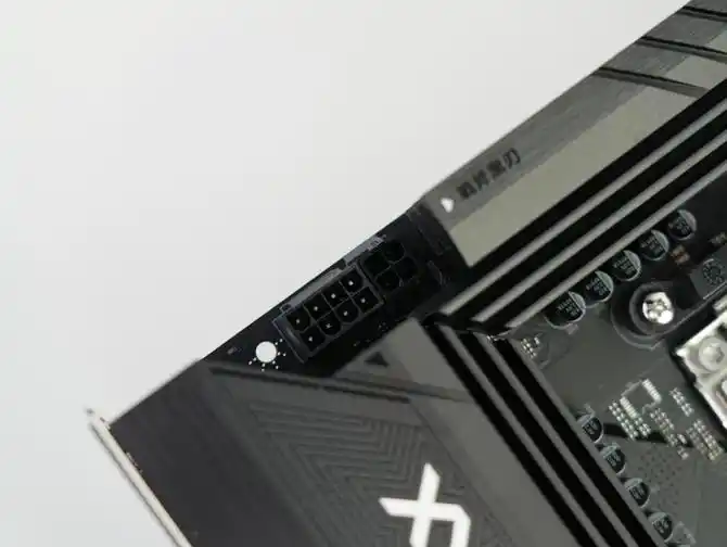 七彩虹战斧B850M超级黑刃评测：千元内无敌的品质和用料