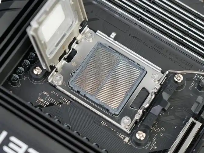 七彩虹战斧B850M超级黑刃评测：千元内无敌的品质和用料