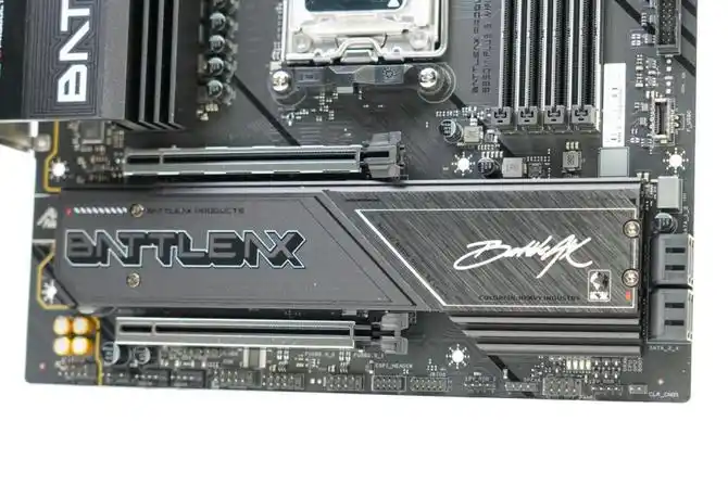 七彩虹战斧B850M超级黑刃评测：千元内无敌的品质和用料