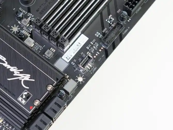 七彩虹战斧B850M超级黑刃评测：千元内无敌的品质和用料