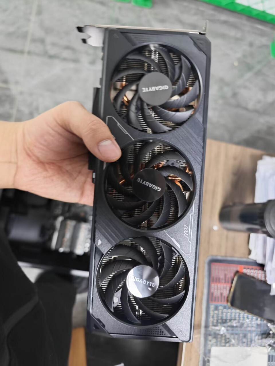 Ryzen 7 7800X3D+RTX 5070，战力如何？六款1440P游戏测试出炉