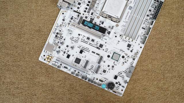 只为极致性能，9950X3D+X870吹雪S+HOF 5080打造的海景房主机分享