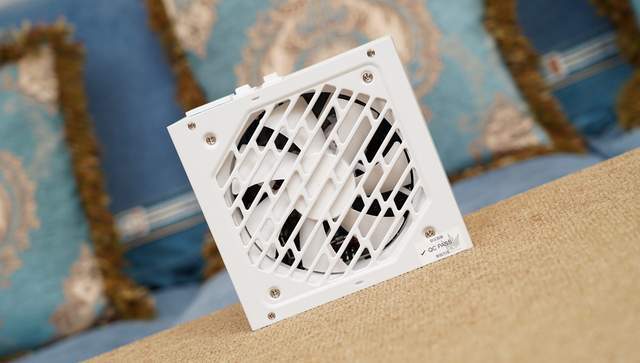 只为极致性能，9950X3D+X870吹雪S+HOF 5080打造的海景房主机分享