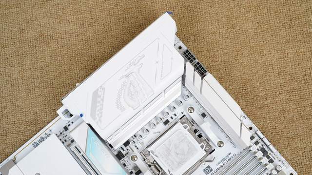 只为极致性能，9950X3D+X870吹雪S+HOF 5080打造的海景房主机分享